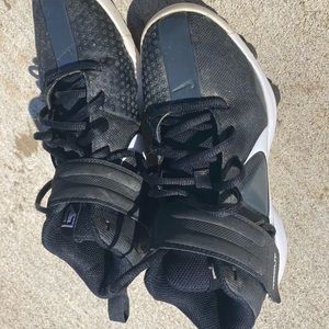 Boys baseball cleats Nike trout size 3.5